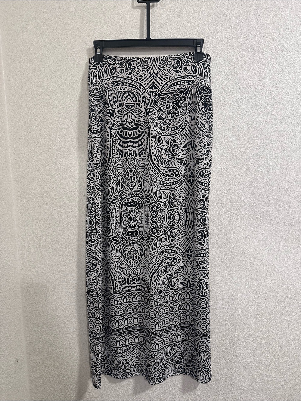 AB Studio Black and White Paisley Maxi Skirt